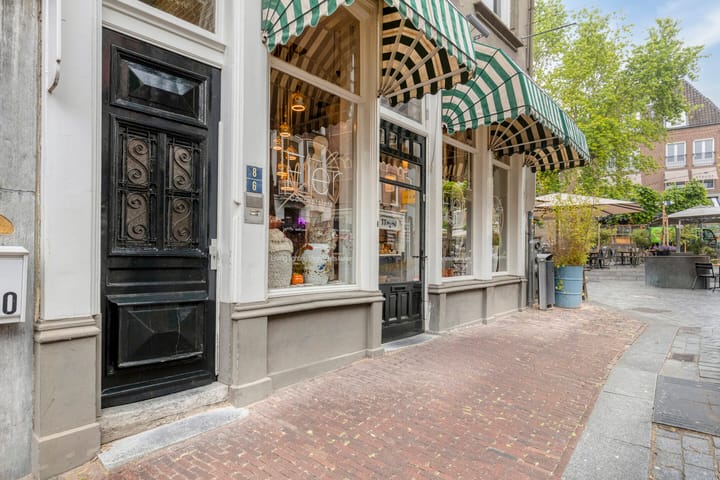 Photo 28 of Lange Hezelstraat 8