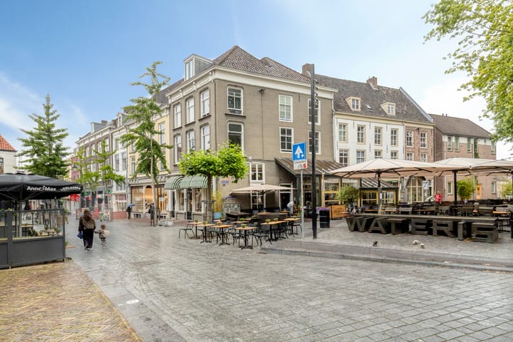 Photo 29 of Lange Hezelstraat 8