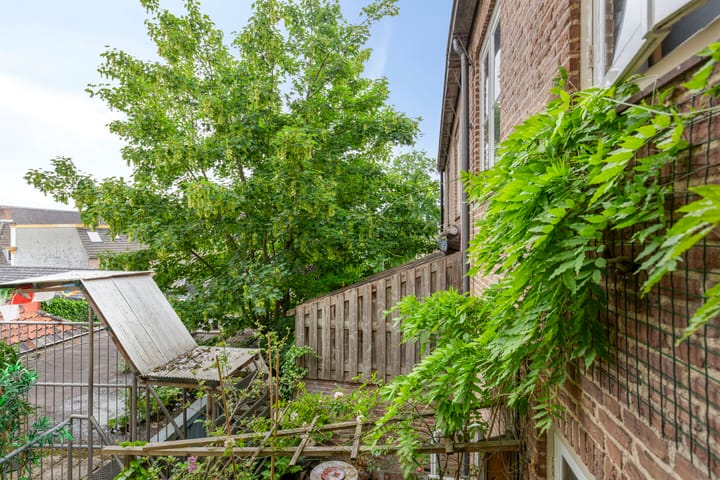 Photo 9 of Lange Hezelstraat 8