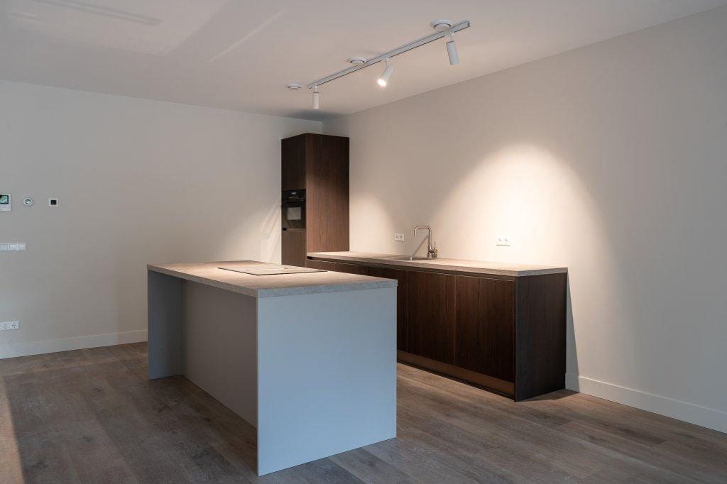 Photo 11 of Isabellastraat 8