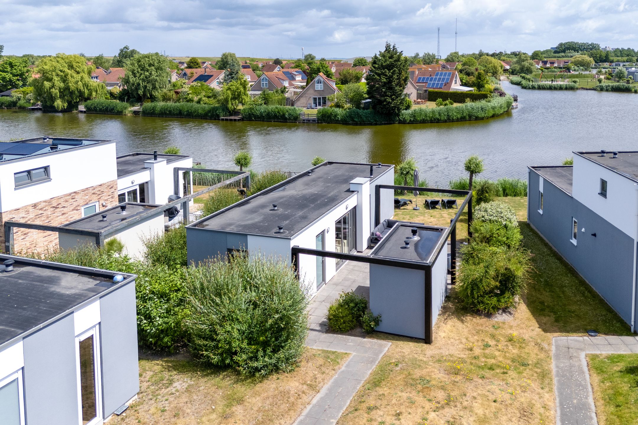 Foto 21 van Nieuwesluisweg 1-A1016