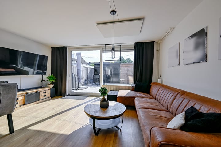 Foto 4 van Henriëtte Roland Holststraat 18