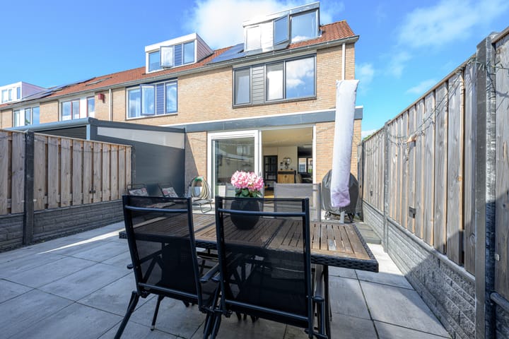 Foto 14 van Henriëtte Roland Holststraat 18