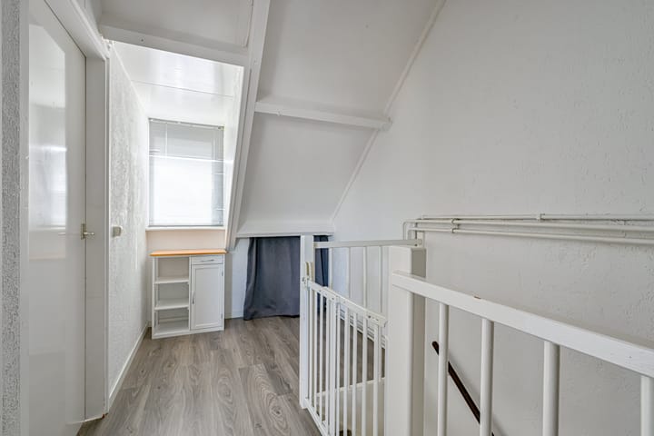 Foto 29 van Henriëtte Roland Holststraat 18