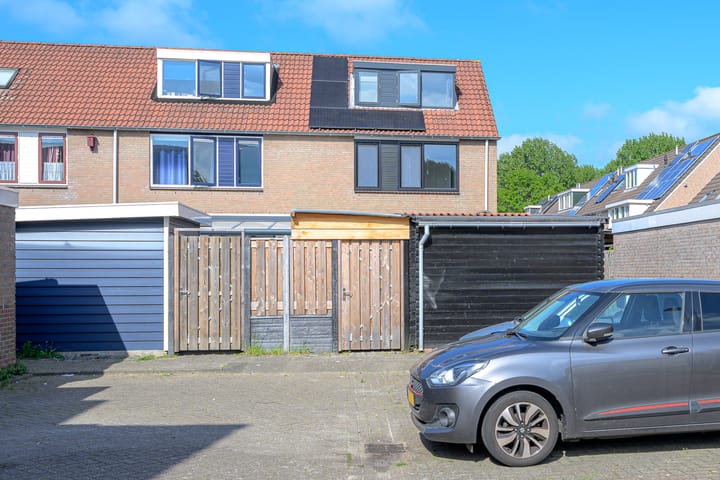 Foto 35 van Henriëtte Roland Holststraat 18