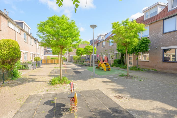 Foto 37 van Henriëtte Roland Holststraat 18