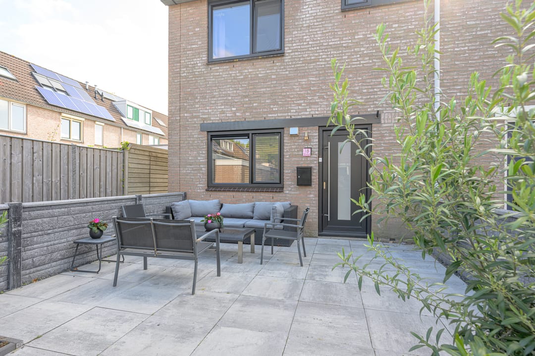 Foto 32 van Henriëtte Roland Holststraat 18