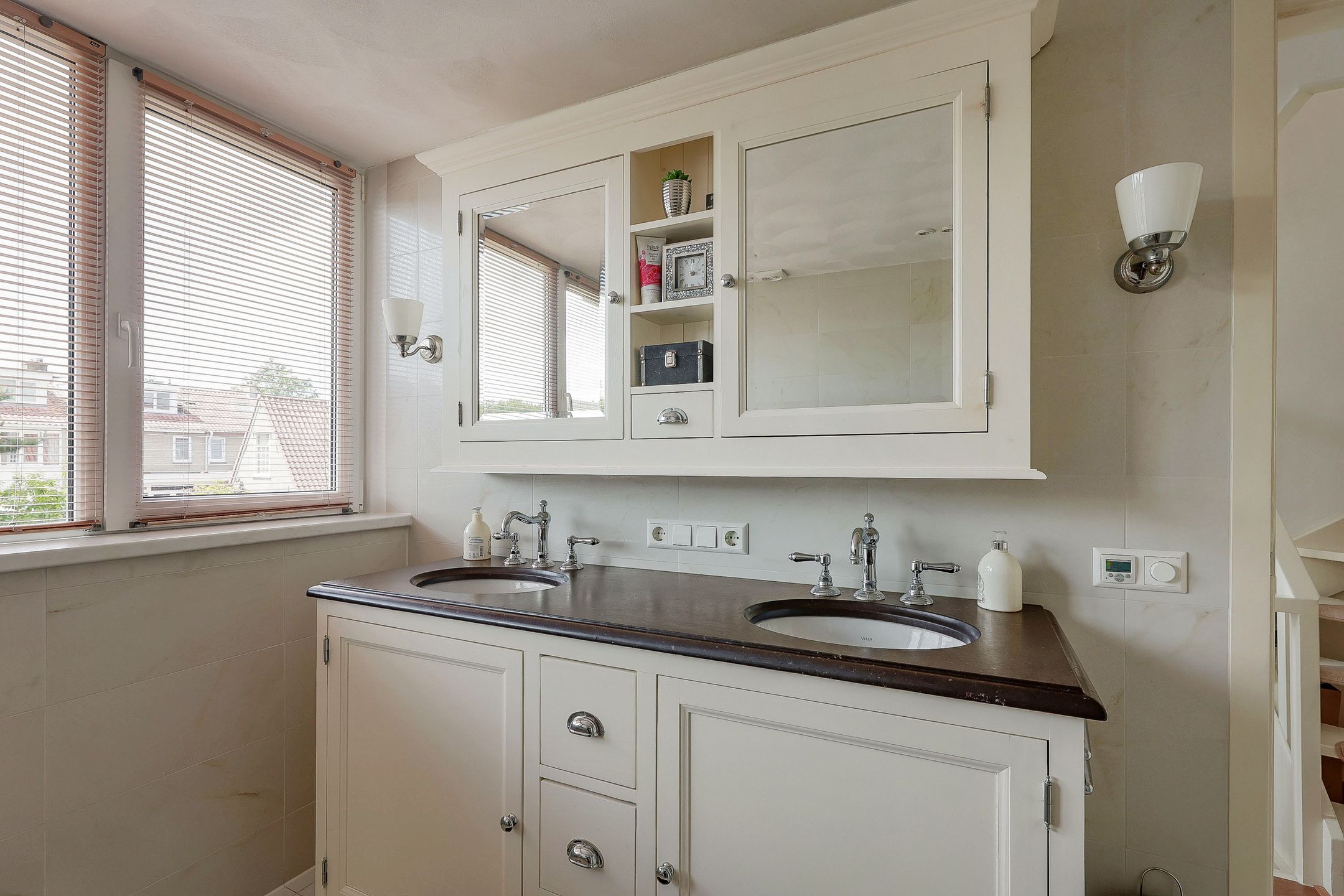 Photo 42 of Narcissenstraat 36