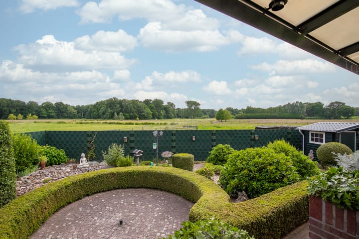 Photo 24 of Sint Petrusstraat 9