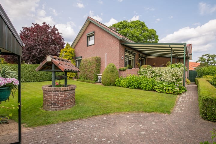 Photo 27 of Sint Petrusstraat 9