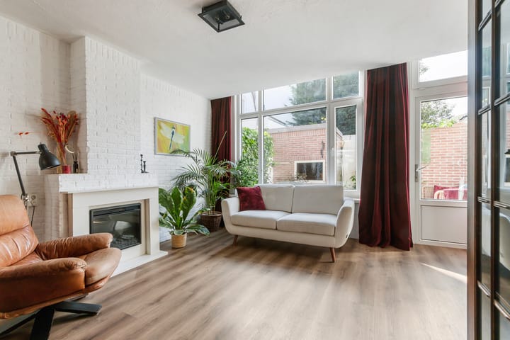 Photo 2 of Lijnzaadstraat 5