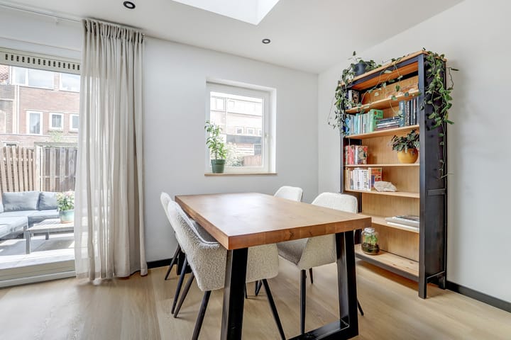 Foto 8 van Barkasstraat 55