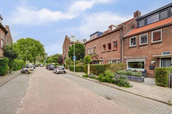 Foto 42 van Barkasstraat 55