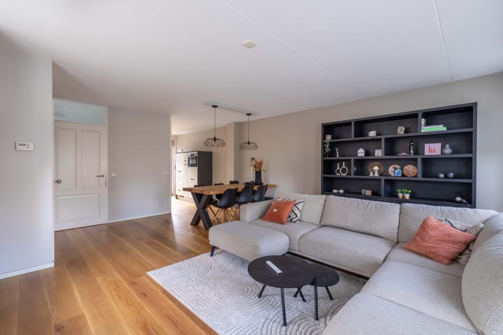 Photo 13 of Aambeeld 6