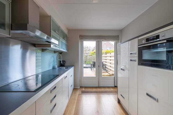 Photo 17 of Aambeeld 6