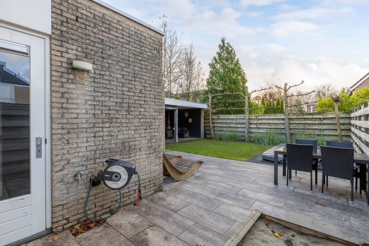 Photo 22 of Aambeeld 6