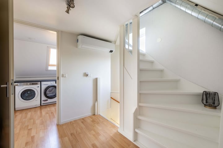 Photo 36 of Aambeeld 6