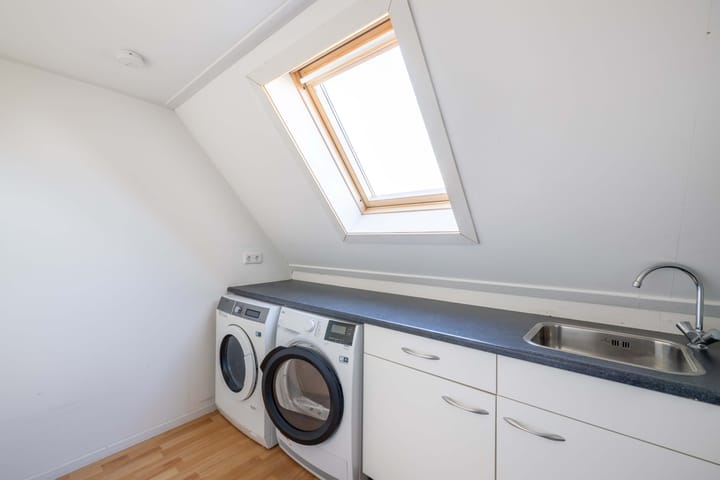 Photo 37 of Aambeeld 6