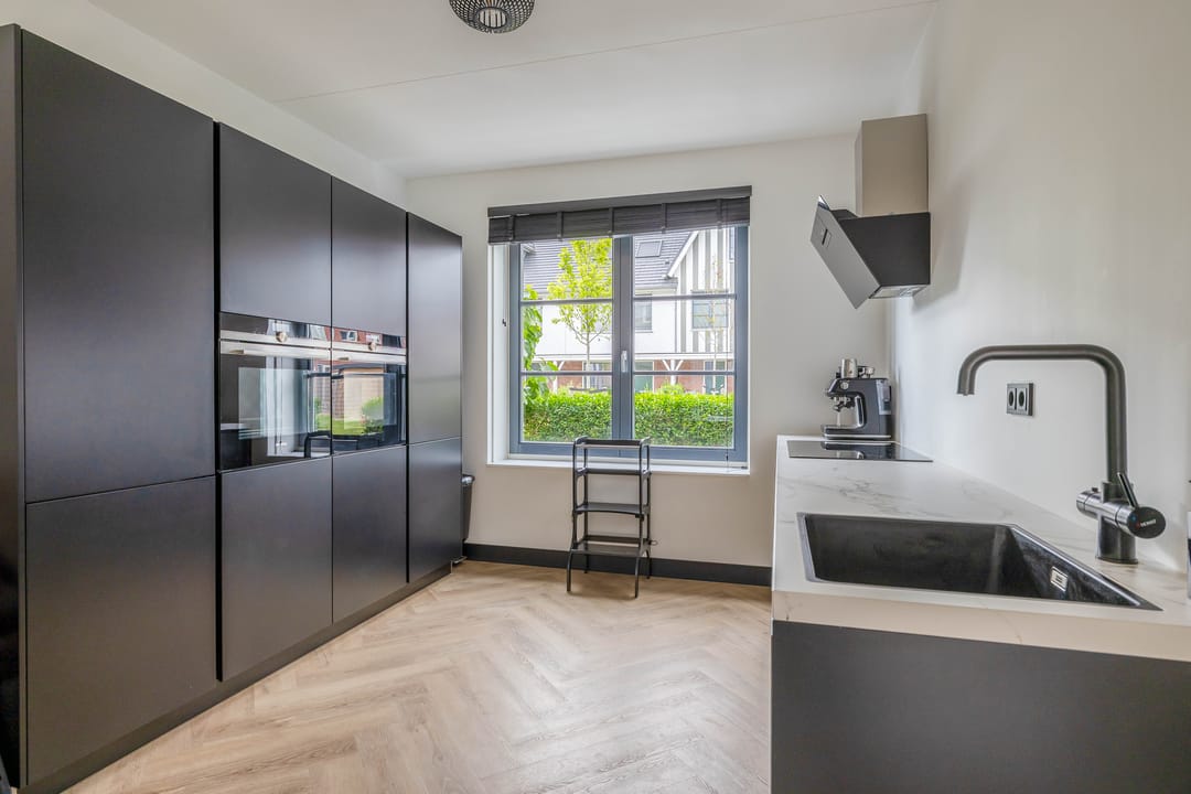 Foto 2 van Metselbij 9