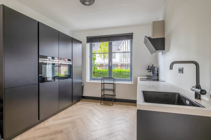 Foto 2 van Metselbij 9