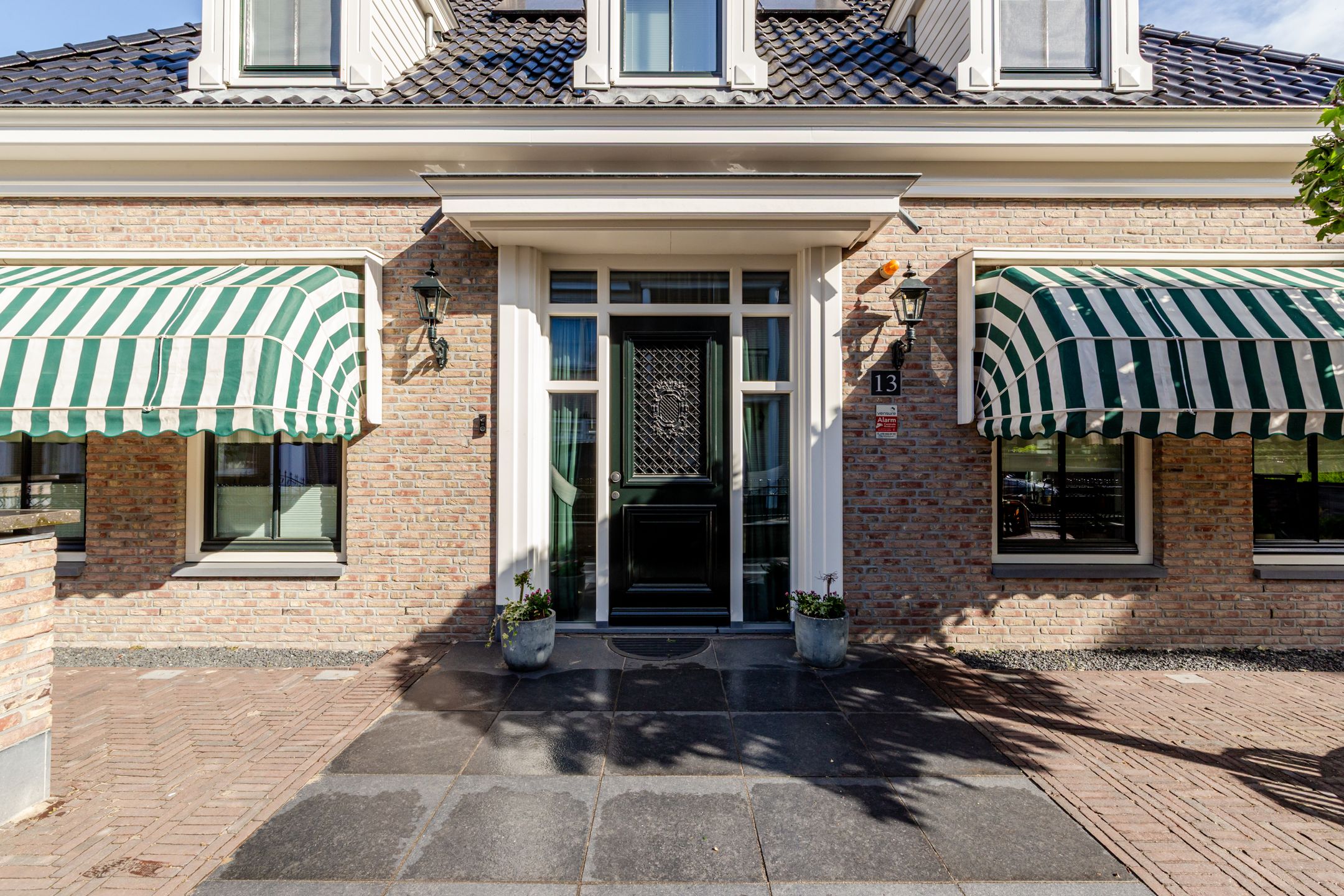 Foto 12 van Hachimanstraat 13