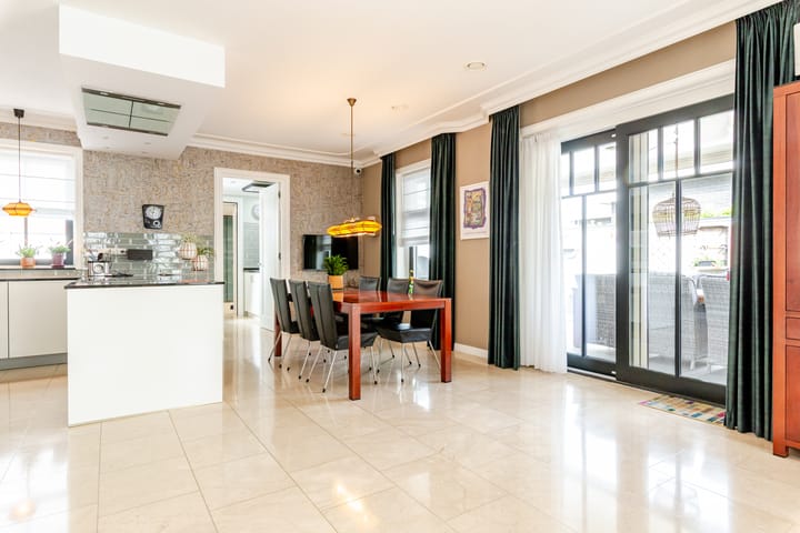 Foto 22 van Hachimanstraat 13