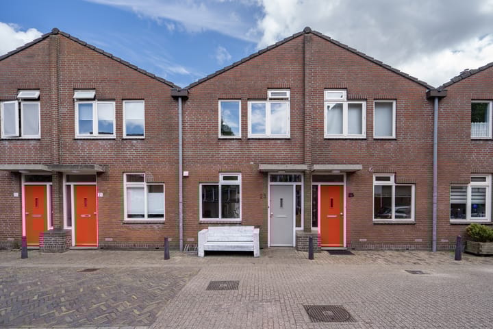 Photo 2 of Anna Boogerd 23