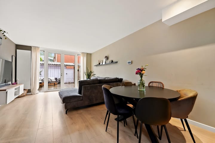 Photo 5 of Anna Boogerd 23