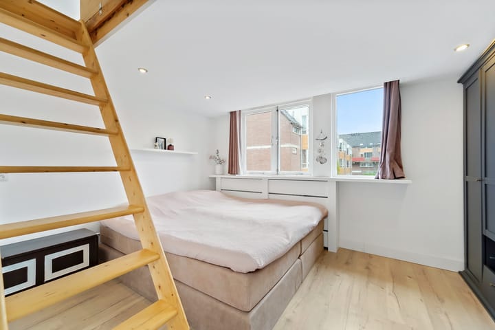 Photo 21 of Anna Boogerd 23