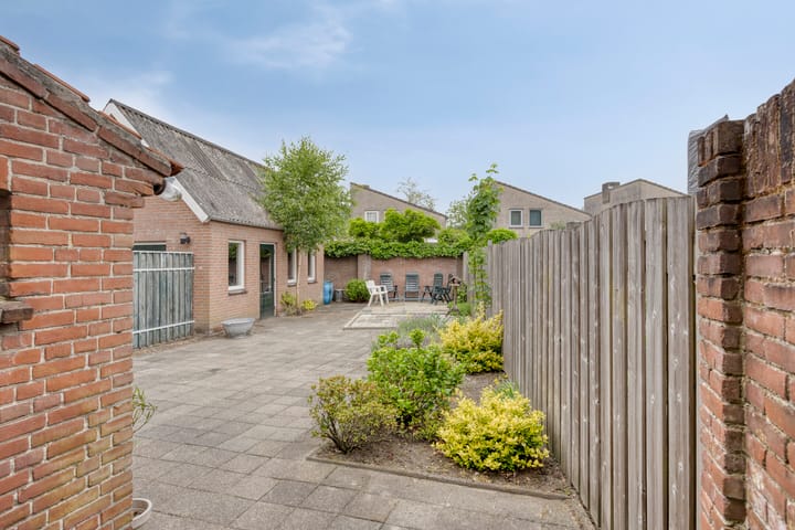 Foto 26 van Voortstraat 6