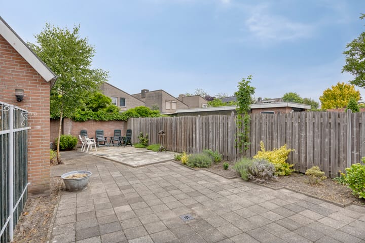 Foto 27 van Voortstraat 6