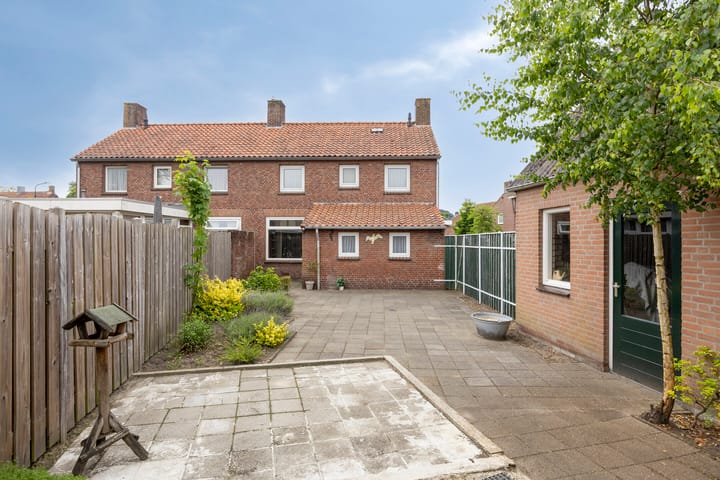 Foto 28 van Voortstraat 6