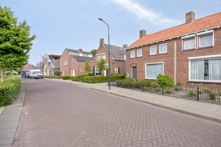 Foto 32 van Voortstraat 6