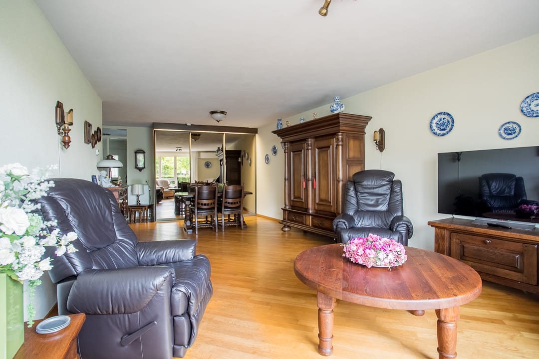 Foto 2 van Medaillon 8