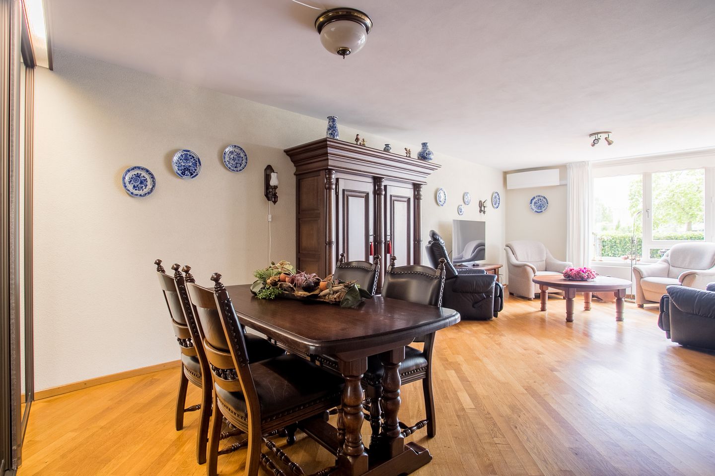 Foto 5 van Medaillon 8