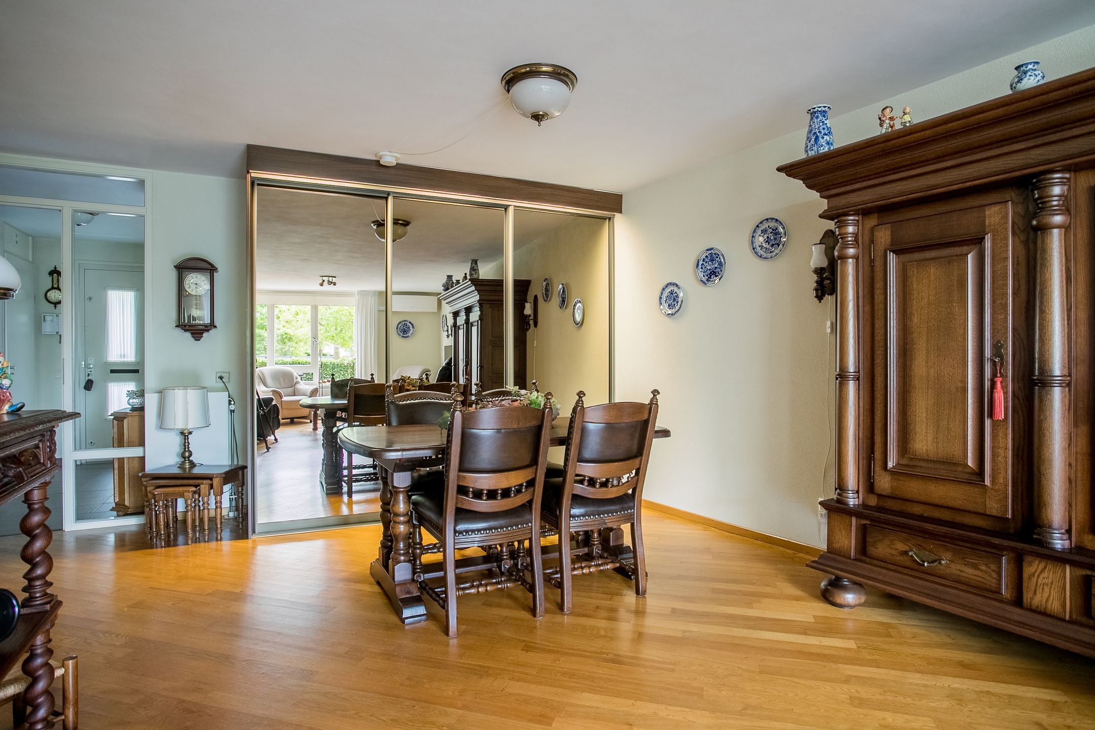 Foto 9 van Medaillon 8