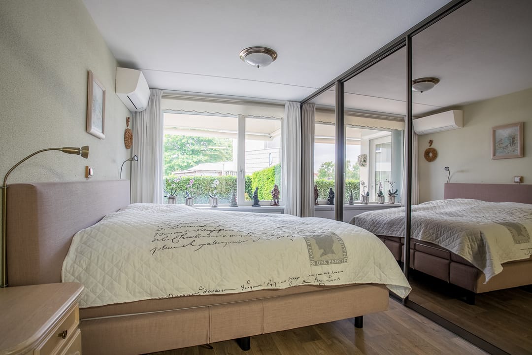 Foto 13 van Medaillon 8