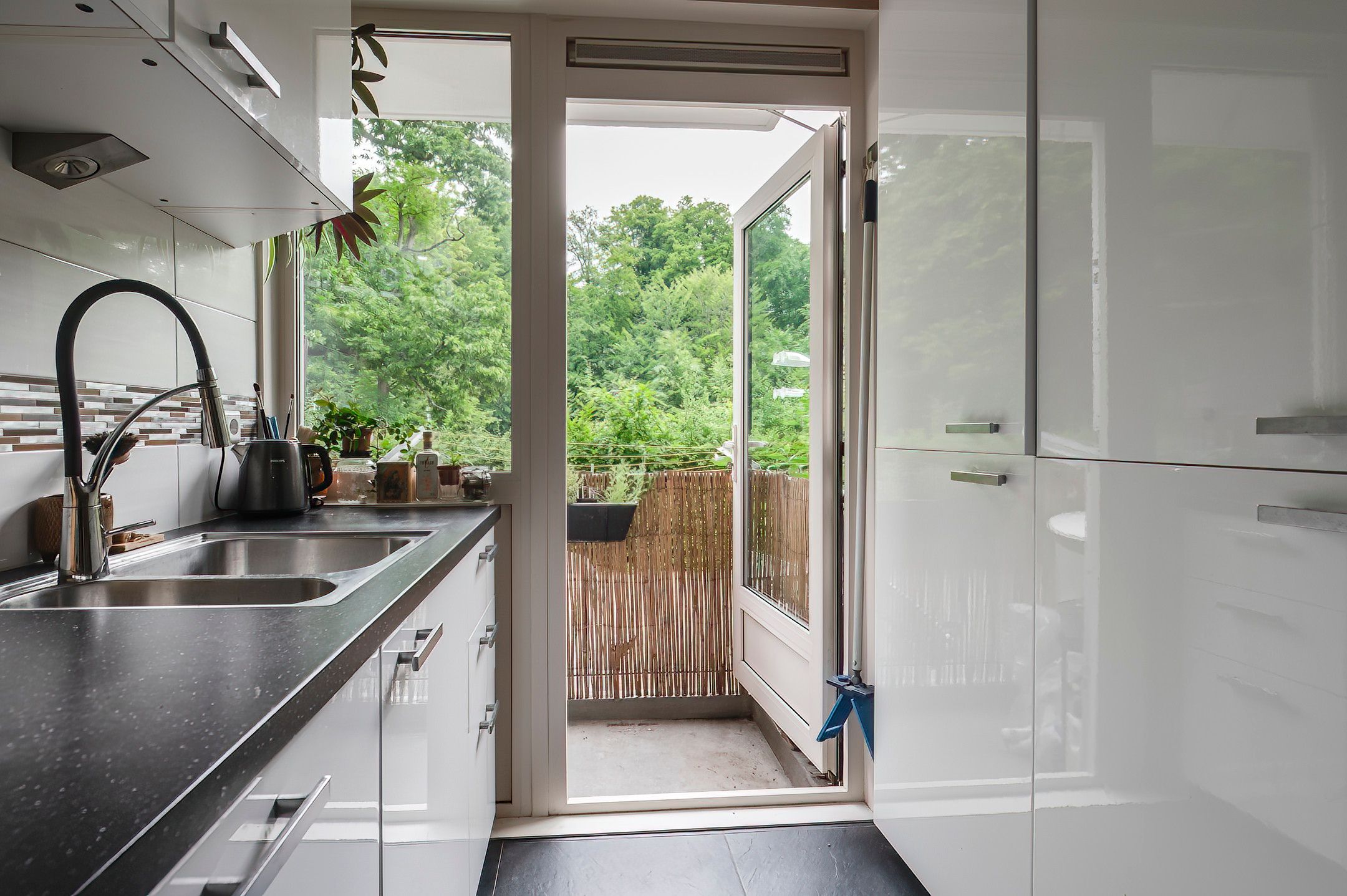 Photo 12 of Kombos 25