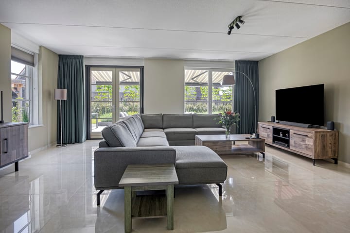 Foto 2 van Lycklamaweg 106