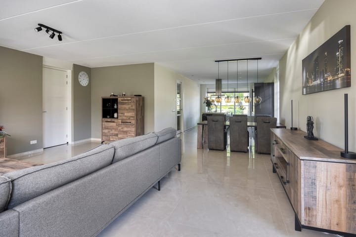 Foto 10 van Lycklamaweg 106