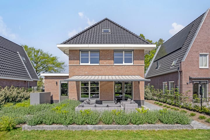 Foto 44 van Lycklamaweg 106