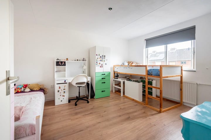 Foto 23 van Weegbree 15