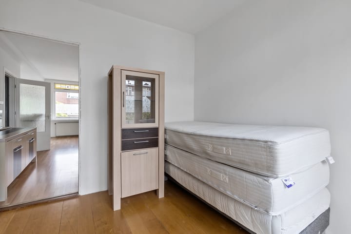 Photo 13 of Nunspeetlaan 107