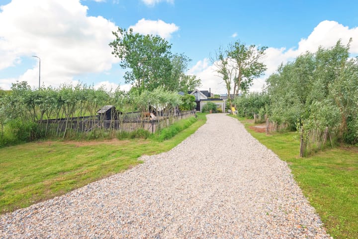 Photo 44 of Nauerna 17