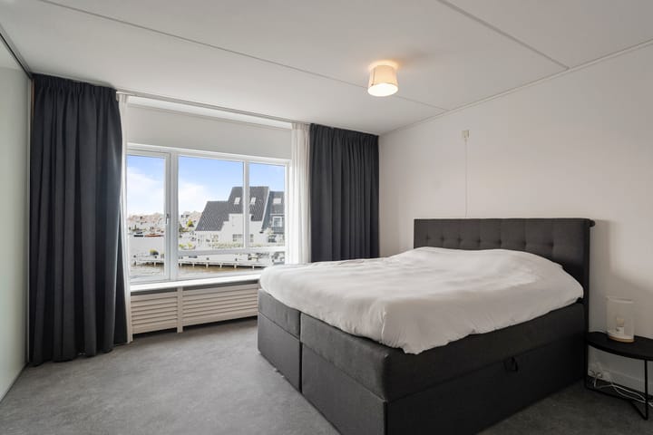 Photo 19 of Saturnus 54