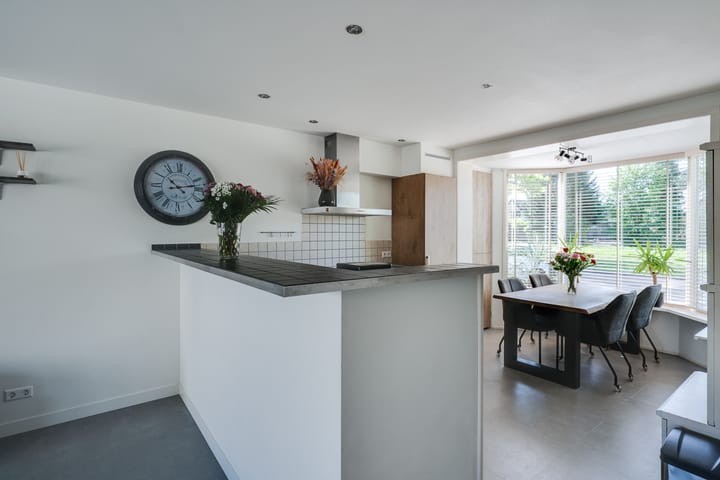 Photo 10 of Ruysdaelstraat 39