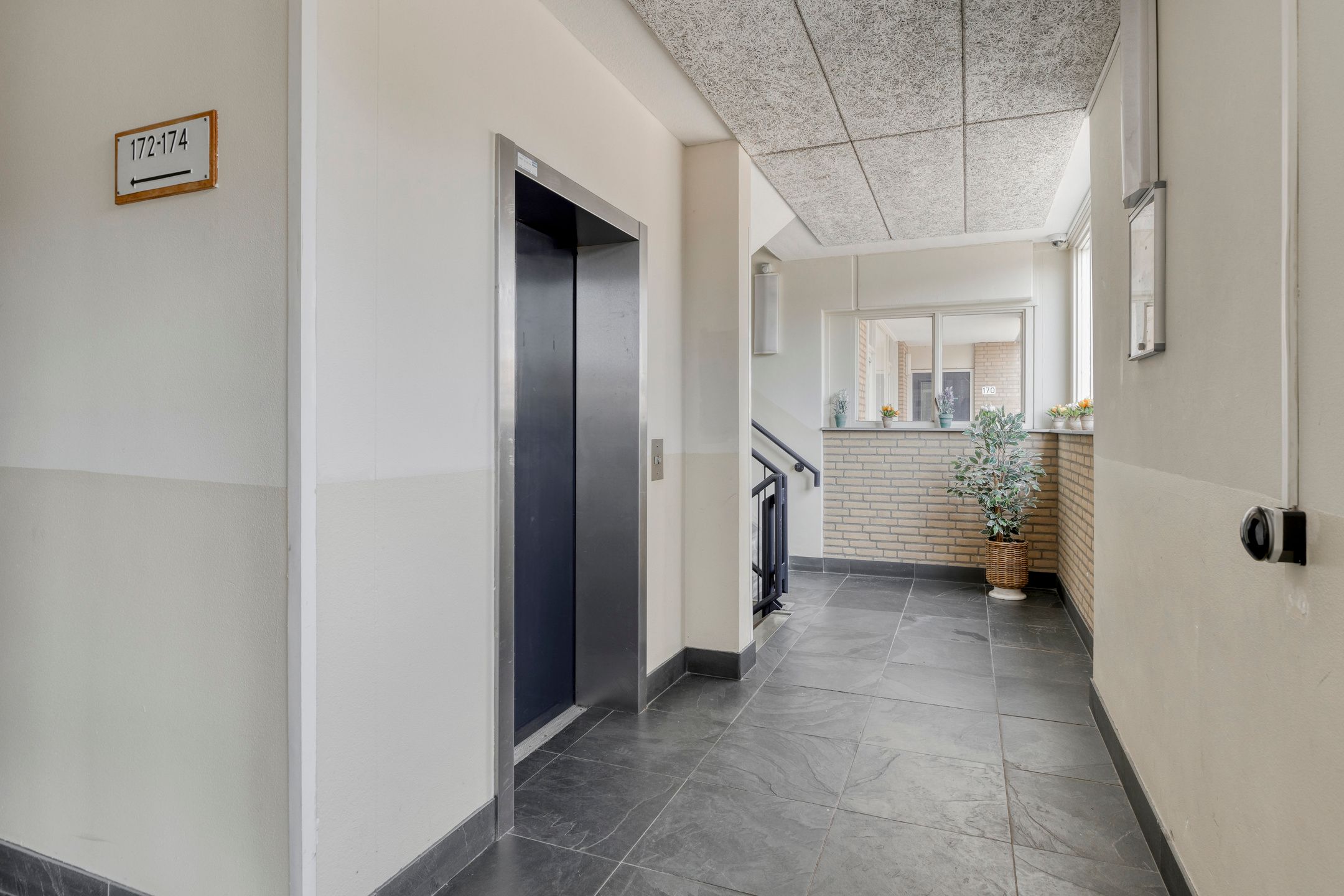 Foto 21 van Henry Moorepassage 210