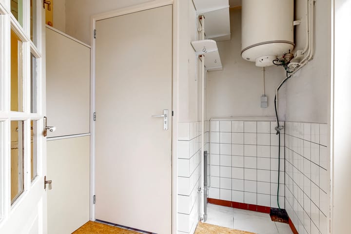 Photo 14 of Burgemeester Bruntstraat 9