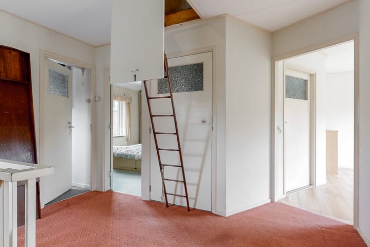 Photo 16 of Burgemeester Bruntstraat 9