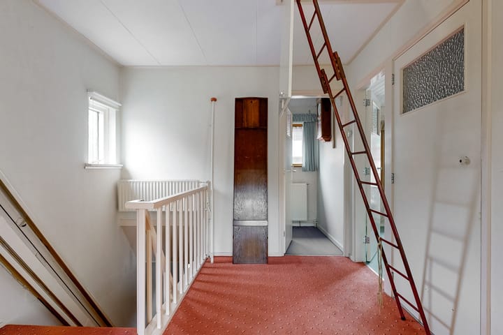 Photo 17 of Burgemeester Bruntstraat 9